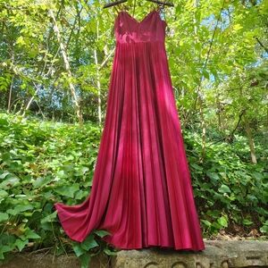 STUNNING EMPIRE WAIST VINTAGE PLEATED MAXI DRESS